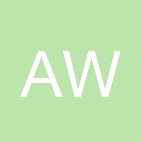 Profile Picture of Aneta Wegrzyniak (@myartdecor) on Poshmark