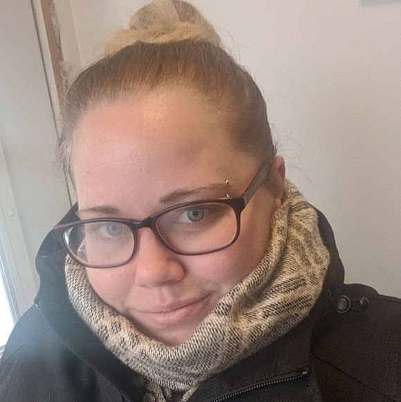 Profile Picture of Emylie Chalifour (@sweet_ngel_1) on Poshmark