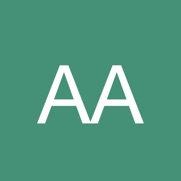 Profile Picture of Anandita Anand (@ananditaanand98) on Poshmark