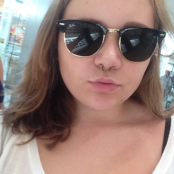 Profile Picture of Rosie Vanyo (@nachoavrgrosie) on Poshmark