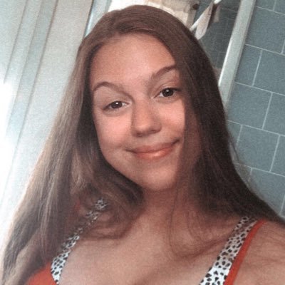 Profile Picture of Sydney (@s_wojtunik) on Twitter