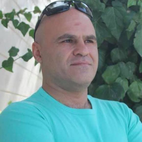 Profile Picture of Amir Parsa (@amirparsa) on Poshmark