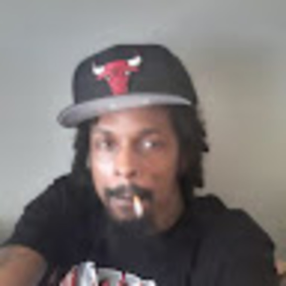 Profile Picture of Shawn Hardy (@hardys510) on Poshmark