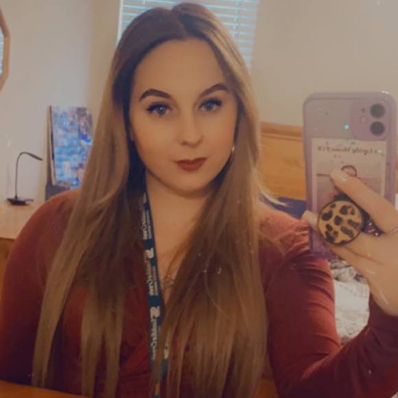 Profile Picture of Crystal Mcafee (@crystal_mcafee) on Poshmark