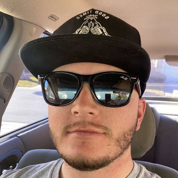 Profile Picture of Travis Hickey (@travis24041) on Poshmark