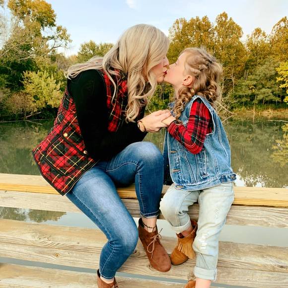 Profile Picture of Rustin Murrow (@rustinlinn) on Poshmark