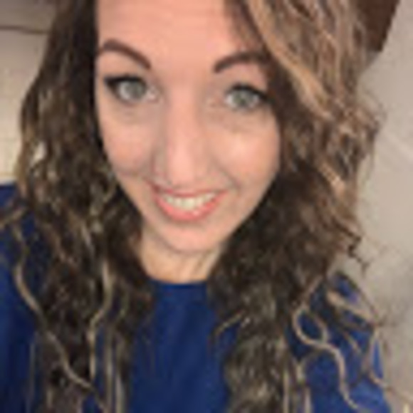 Profile Picture of Autumn Stosick (@autumnstosick34) on Poshmark