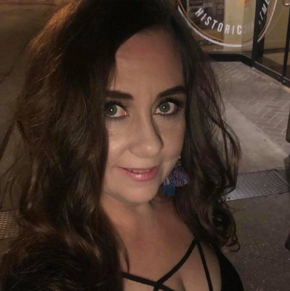 Profile Picture of Danna Williams (@milanlee33) on Poshmark