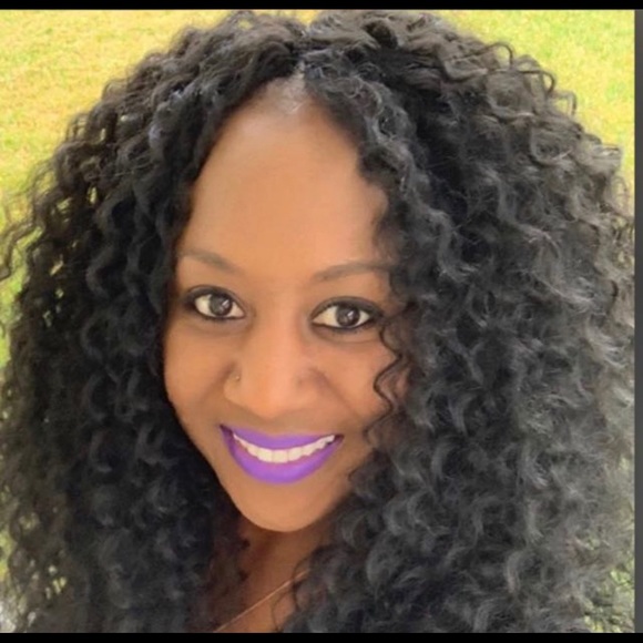 Profile Picture of Tosha Martinez (@msmarti00) on Poshmark