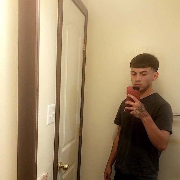 Profile Picture of Alex Zamarripa (@alex_zamarripa) on Poshmark