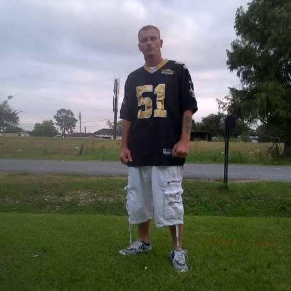 Profile Picture of Craig Theriot (@craig_theriot) on Poshmark