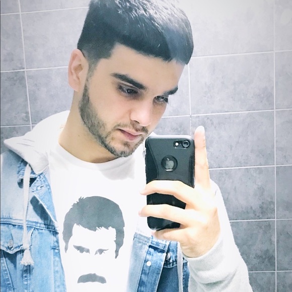 Profile Picture of Fahim Nazeri (@fahim_nazeri) on Poshmark