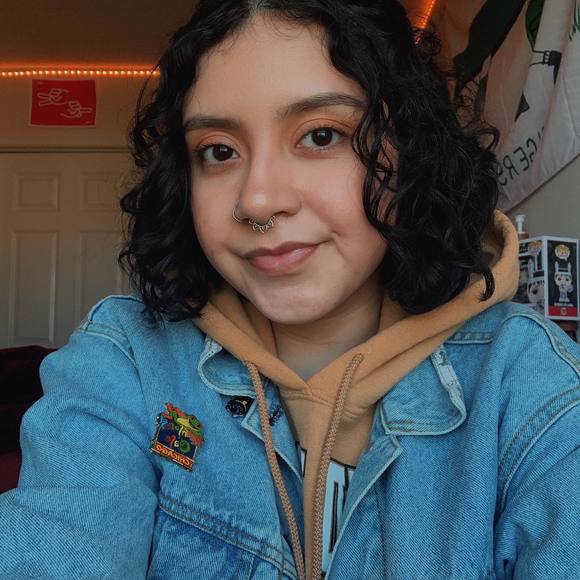 Profile Picture of Yazmin Castillo (@yazmin_c) on Poshmark