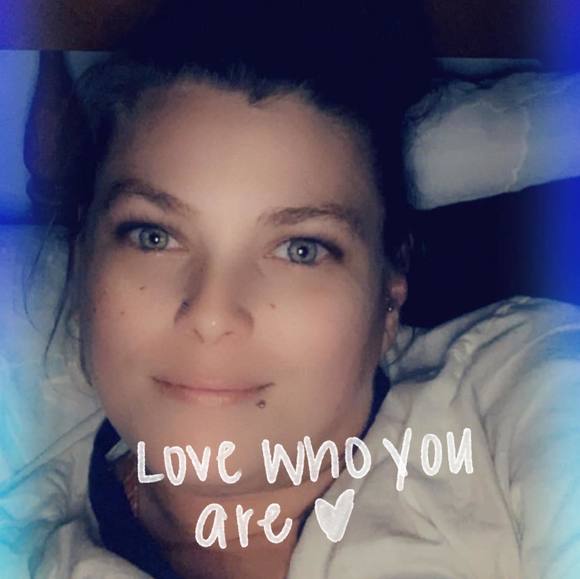 Profile Picture of Tori Scott-hearn (@toriscott80) on Poshmark