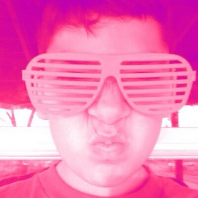 James Loya - Twitter Profile Picture of James Loya (@jamesnerdloya) on Twitter