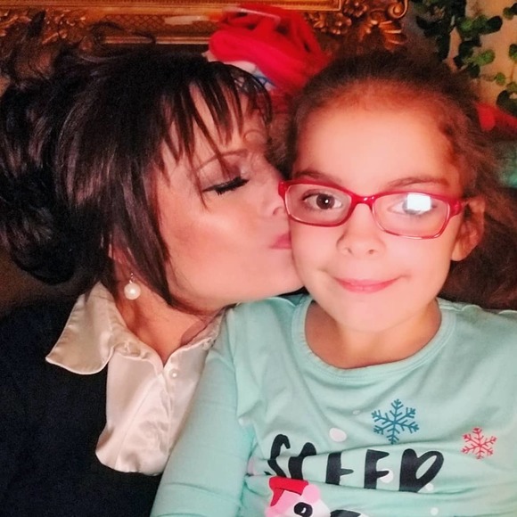 Profile Picture of Robin Luye-crossno (@dragonfly77) on Poshmark