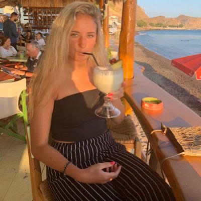 Profile Picture of Lara Watson (@larawatson_) on Twitter
