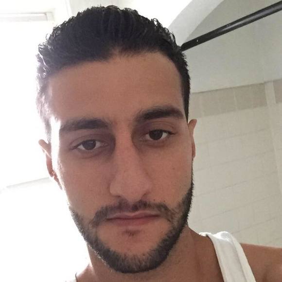 Profile Picture of Tony Issa (@t_issa21) on Poshmark