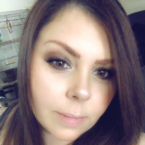 Profile Picture of Cassie Biery (@cassie77620) on Poshmark