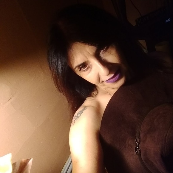 Profile Picture of Brenda Dimassi (@mainecoons3) on Poshmark