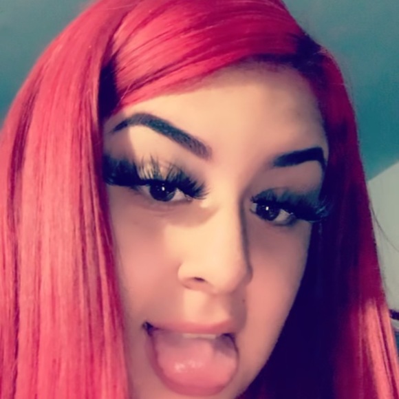 Profile Picture of Brianna Alcala (@bri81g) on Poshmark