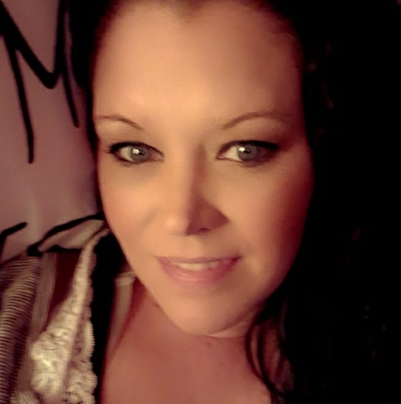 Profile Picture of Jessica Sass (@jessicasass) on Poshmark
