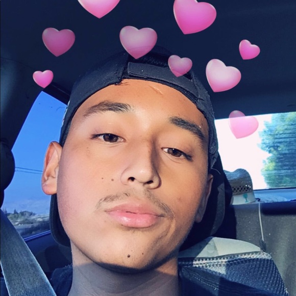 Profile Photo of Arturo Gonzales (@arturo_g758) on Poshmark