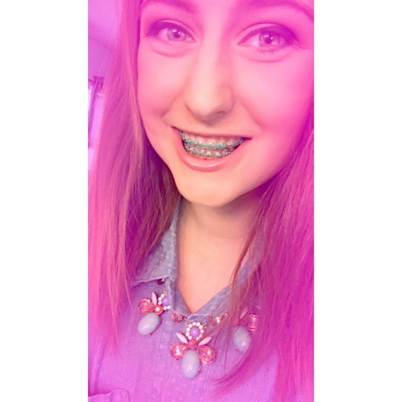 Profile Picture of Josie Baete (@siebaet) on Poshmark