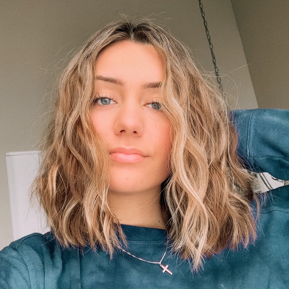 Profile Picture of Megan Matteucci (@megan_matteucci) on Poshmark