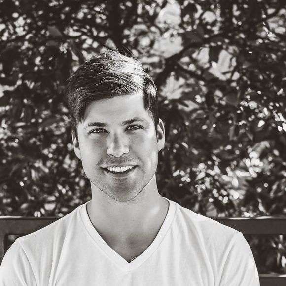 Profile Picture of Dylan Paul (@dylpaul) on Poshmark