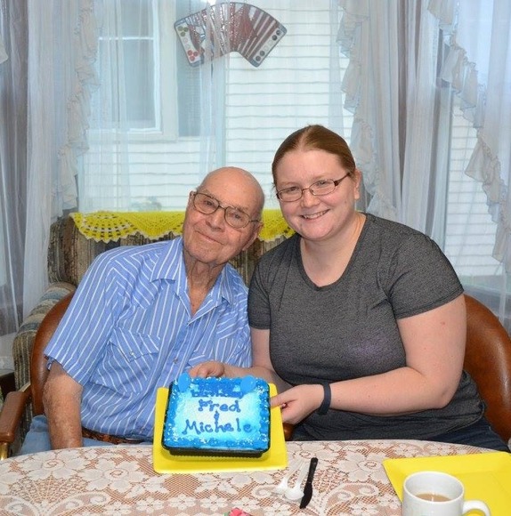 Profile Picture of Michele Grooters (@grootersme) on Poshmark