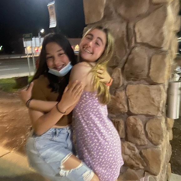 Sarah Sadowsky - Poshmark Profile Picture of Sarah Sadowsky (@sadowskysarah) on Poshmark