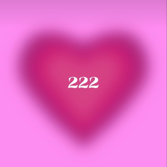 Profile Picture of Corina Wilson (@cjwilsonn_) on Poshmark