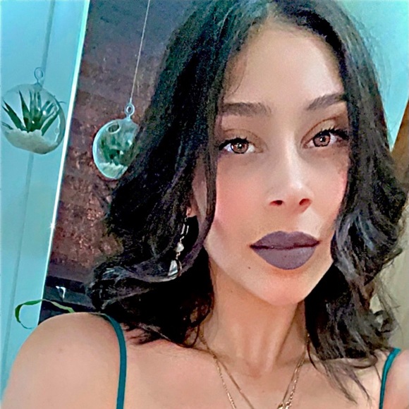 Profile Picture of Miriam Pamias (@miriampamias3) on Poshmark