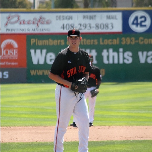 Profile Picture of Caleb Baragar (@cbaragar) on Poshmark