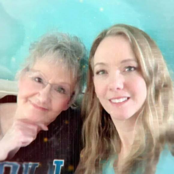 Danielle Coppernoll - Poshmark Profile Picture of Danielle Coppernoll (@danimc34) on Poshmark