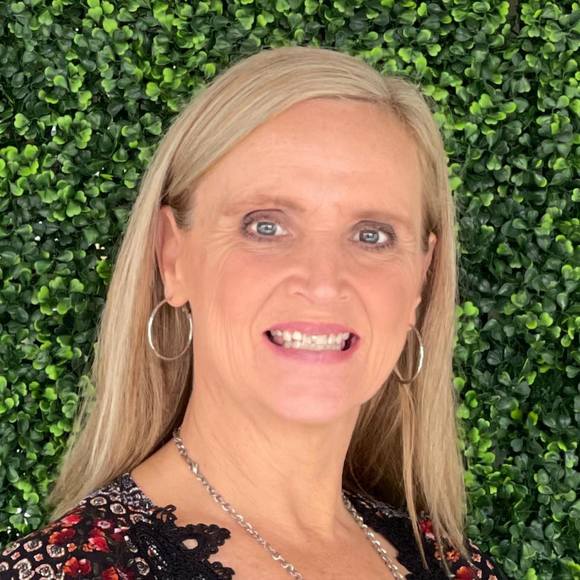 Profile Picture of Janet Osteen (@ostjn5) on Poshmark