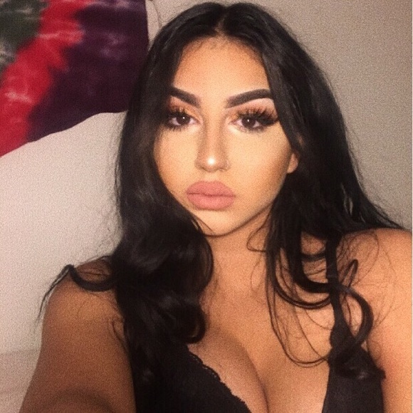 Profile Picture of Golsa Nikbakht (@golsanick) on Poshmark