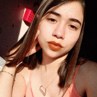 Profile Picture of Jenny Garza (@nny_garza) on Twitter