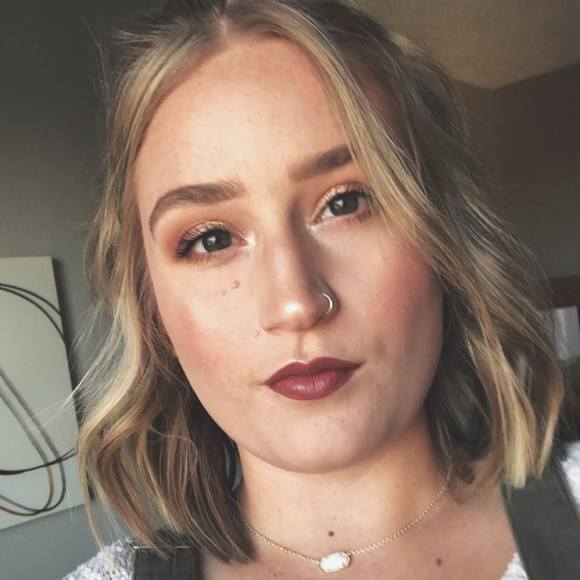 Profile Picture of Jillian Hooper (@jhoop4) on Poshmark