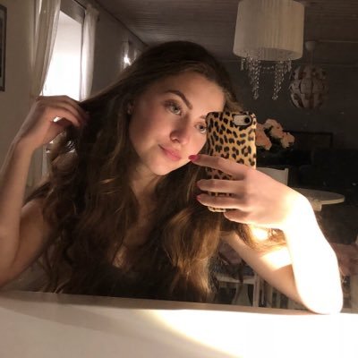 Profile Picture of Caroline Steinick (@CarroSteinick) on Twitter