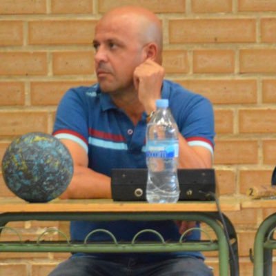 Profile Picture of Vicente Navarro (@vicenav) on Twitter