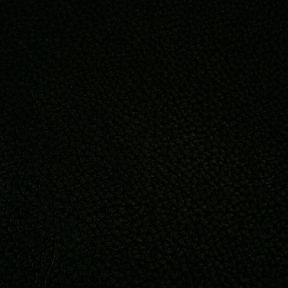 Profile Picture of Ashleigh Servantes (@ashleighs1019) on Poshmark