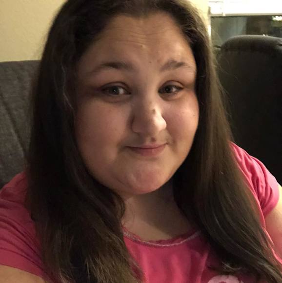 Profile Picture of Janelle Huesser (@janellehuesser) on Poshmark