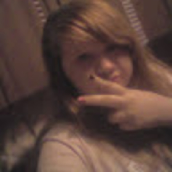 Profile Picture of Tristen Rayl (@paige14332) on Poshmark