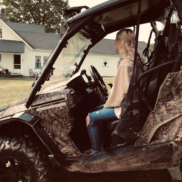 Profile Picture of Ariel Wiley (@arielewiley) on Poshmark