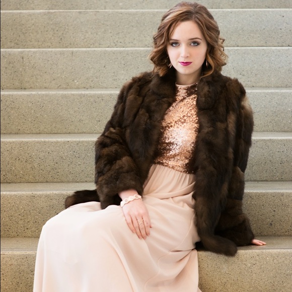 Profile Picture of Arica Bartee (@aricaselsewhere) on Poshmark