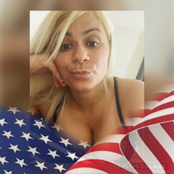 Profile Picture of Gláucia Moreira (@glau0) on Poshmark