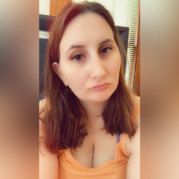 Profile Picture of Jessica Toberman (@jessicatoberman) on Poshmark