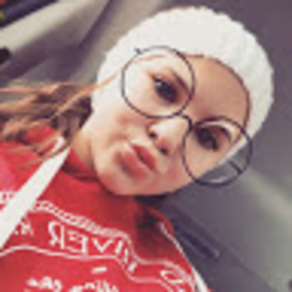 Profile Picture of Riley House (@fayeriley06) on Poshmark